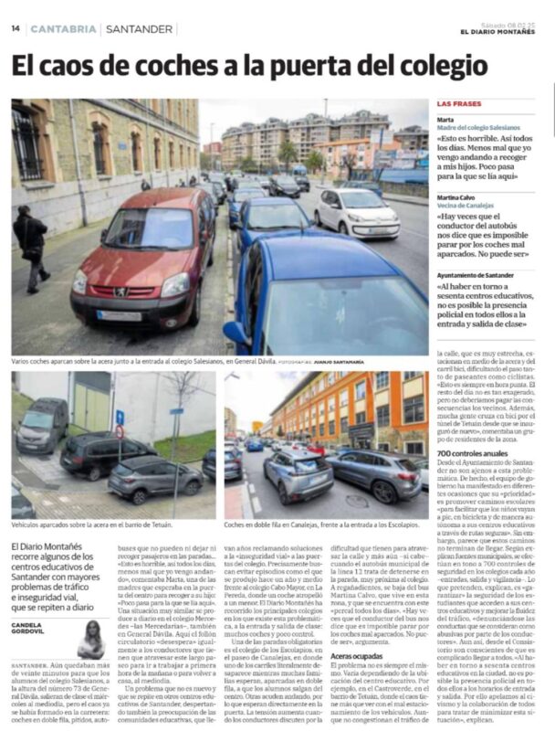 Noticia "El caos de coches a la puerta del coegio" en la edición en papel.